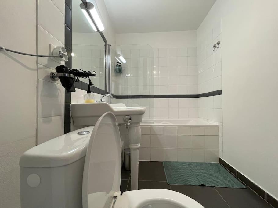 L'Appartement Tomey Avec Parking Каркасон Екстериор снимка